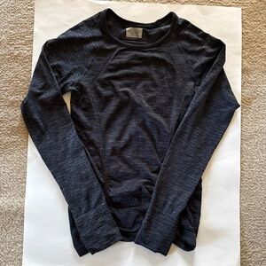 Athleta workout shirt